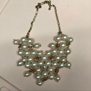 Lilly Pulitzer Chunky Pearl Necklace with Jewelry Pouch